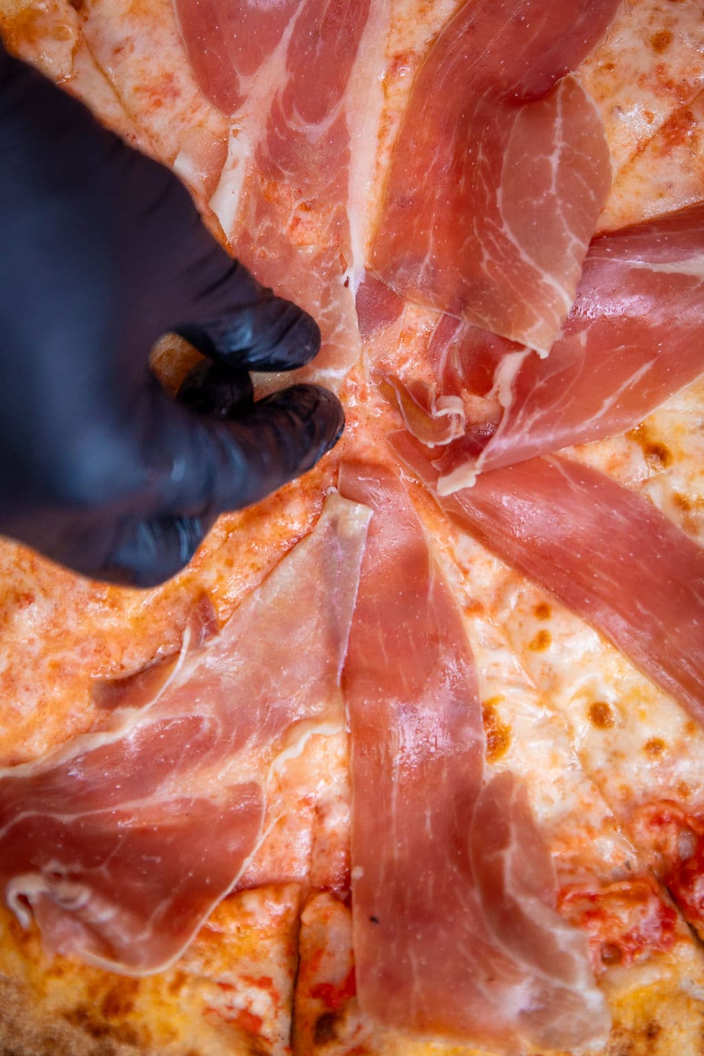 Live pizza catering for a Miami gathering